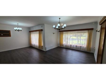 Welcome to your new home. All enquiries via EMAIL only please - Photo 3