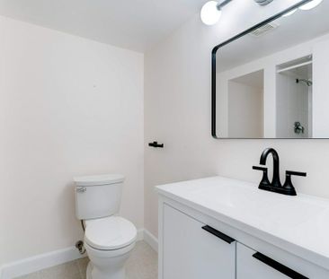 For Lease - 2217 Ghent Avenue, Burlington, Ontario - Photo 6