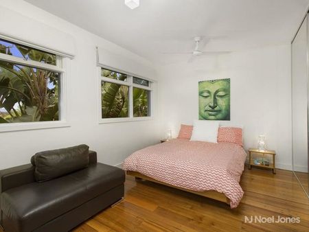 25 Outlook Drive, DONCASTER - Photo 2