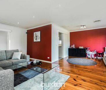 Large Family Home!! - Photo 1