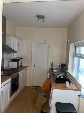 3 bedroom flat to rent - Photo 5