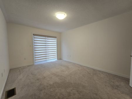 For Lease - 36 Lake Trail Way, Whitby, Ontario - Photo 2