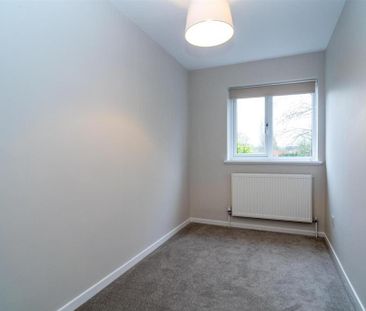 3 bedroom end of terrace house to rent - Photo 3