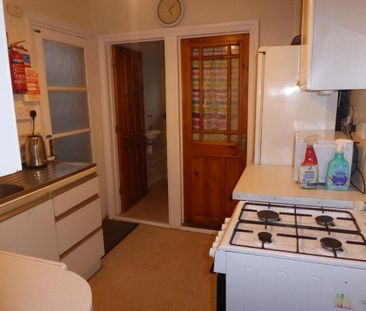 4 bedroom terraced house to rent - Photo 2