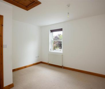 4 bedroom detached house to rent - Photo 5