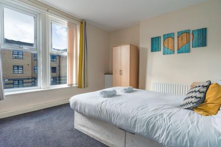 3 bedroom apartment to rent - Photo 5