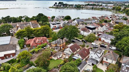 3 Bedroom Chalet - Photo 4