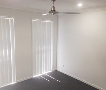 Family Home Located In The Pimpama Village - Photo 5