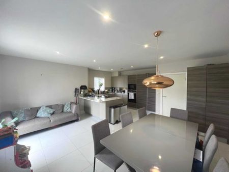 Willow Close, Buckhurst Hill, Essex - Photo 3