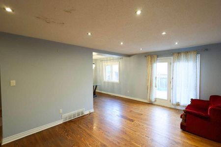 For Lease - 120 Town House Crescent, Brampton, Ontario - Photo 3