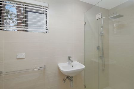 Well Maintained 3 Bedroom plus Study, Full Brick Villa in Handy Location - Photo 4