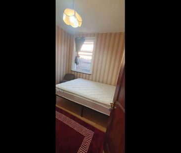 Room in a Shared House, Shelley Avenue, E12 - Photo 2