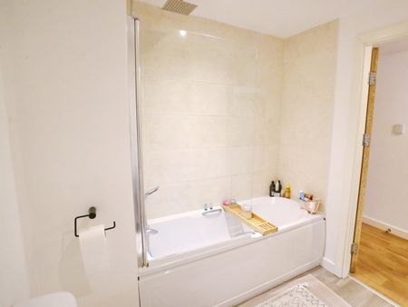 2 Bed Flat, Ashton Old Road, M11 - Photo 2