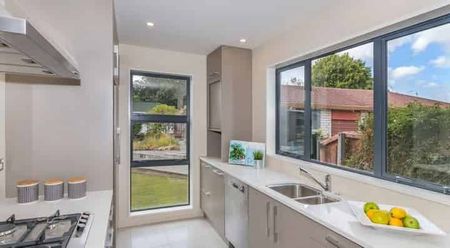 Three Bedroom Home - Photo 4