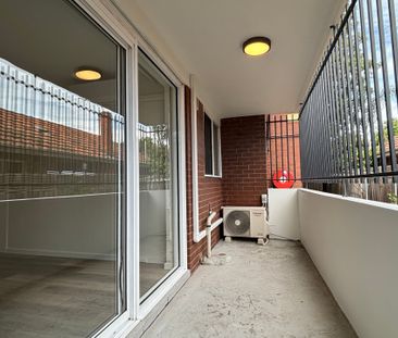Refurbished Ground Floor Living - Photo 2