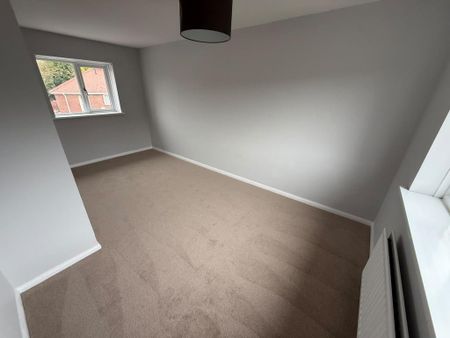 2 bedroom semi-detached house to rent - Photo 4