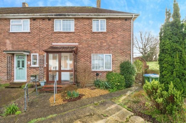 3 Bed End Terrace, Barry Road, SO19 - Photo 1