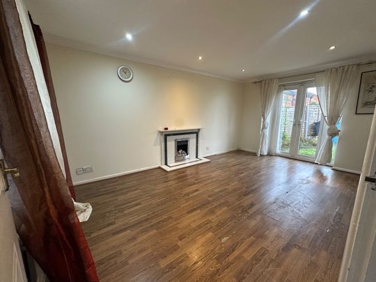 4 Bed Detached House, Yew Street, M15 - Photo 1