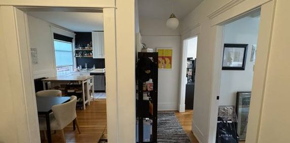 2150/ Beautiful - 1455 W 8th Av - Photo 2