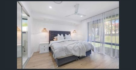 🌟 Spacious Family Home with Pool & Multiple Living Areas in Somerton Ridge! 🌴 - Photo 4