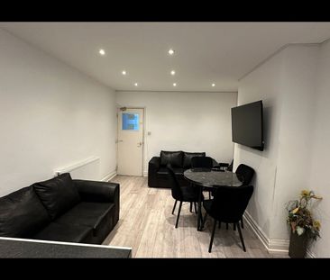 Room in a Shared House, Teignmouth Road, B29 - Photo 1