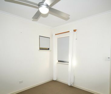 Spacious 4 Bedroom Home with Canal Views! - Photo 5