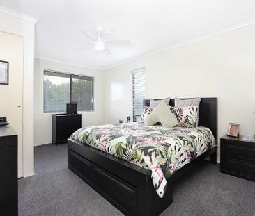 Townhouse with Pool Access - Close to M1! - Photo 4