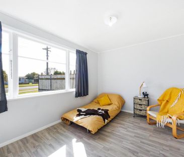 Friendly Feilding home for rent - Photo 1