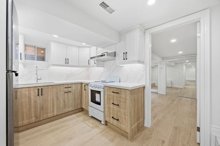 For Lease - 54 Gwynne Avenue Unit# Basement, Toronto, Ontario - Photo 2