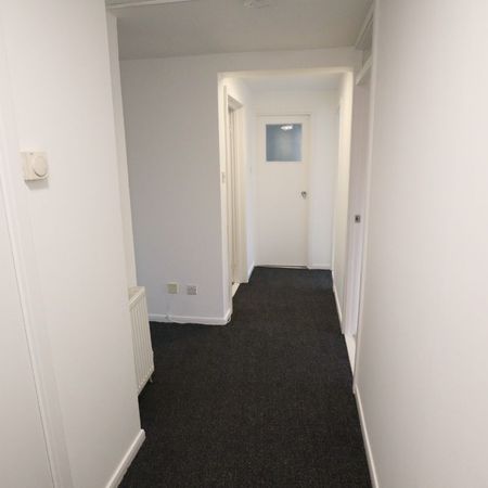 2 Bed, Flat - Photo 3