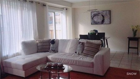 For Lease - 12 Westcliffe Crescent, Richmond Hill, Ontario - Photo 2