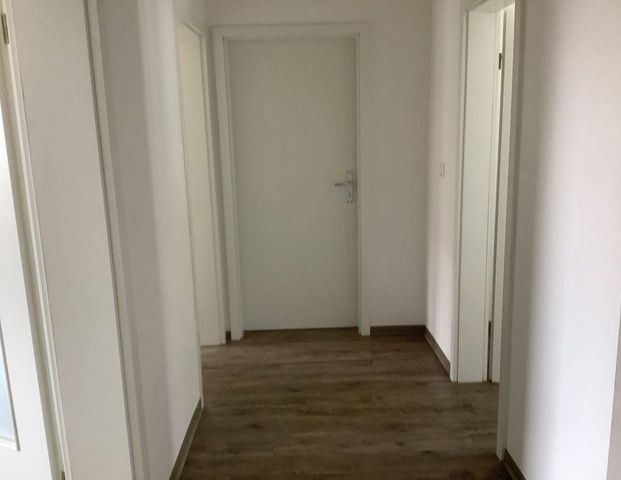 Gemütliche 3-Zimmer Wohnung mit Balkon! - Foto 1