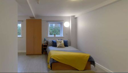 Silver En Suite - Photo 3