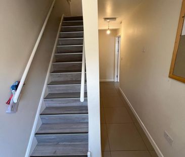 8 bedroom terraced house to rent - Photo 4