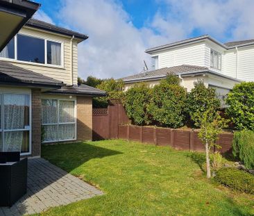 Spacious 5BR Family Home in Flat Bush - Photo 6