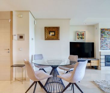 3 Bedroom Apartment For Rent in La Quinta, Málaga - Photo 4