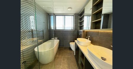 🏡 Fully Furnished 3-Bedroom 2-Bathroom Apartment for Rent - Photo 3