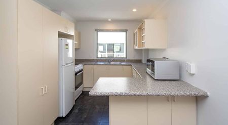 Premium Parkside Living - Photo 2