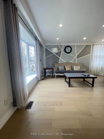 Detached Home For Lease | N9236747 - Photo 2