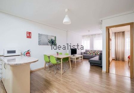 Alquiler de piso en Calle de Sarria, 28 - Foto 4