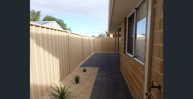 FRESH, MODERN, GREAT LOCATION-----HOME OPEN – FRIDAY 12/12/2025 – TIME 12:00PM TO 12:30PM - Photo 1