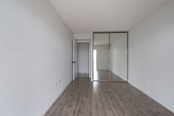 For Lease - 30 Harding Boulevard Unit# 1002, Richmond Hill, Ontario - Photo 1