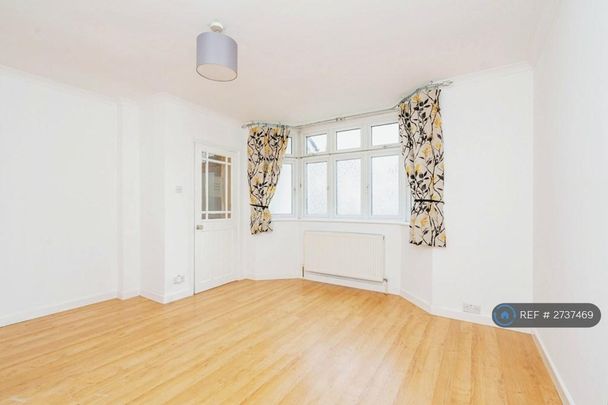 4 bedroom semi-detached house to rent - Photo 1