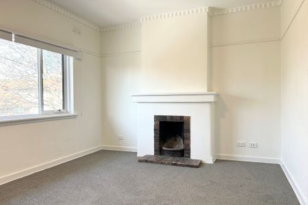 Spacious living - water usage included! - Photo 4