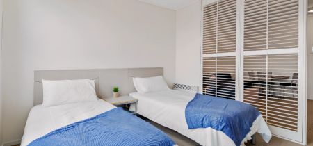 One Bedroom Twin - Photo 4