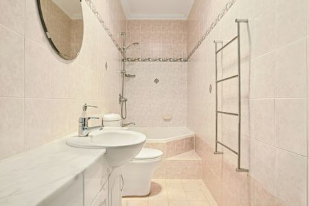 Spacious Family Terrace in Prime Bondi Locale - Photo 4