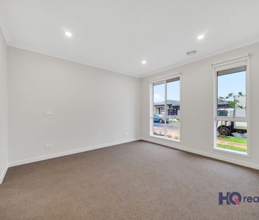 Brand new Elegance Meets Family Comfort - Photo 4