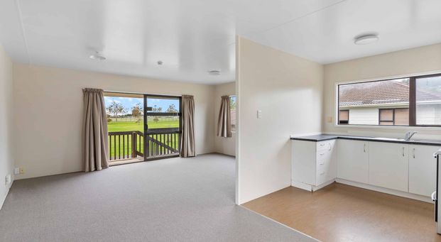 Tidy three bedroom home! - Photo 1