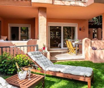 5 bedroom luxury Townhouse for rent in Marbella, Spain - Photo 5