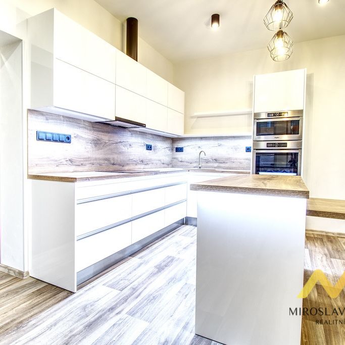 Pronájem bytu 2+kk 53 m², Hradec Králové - Фото 1